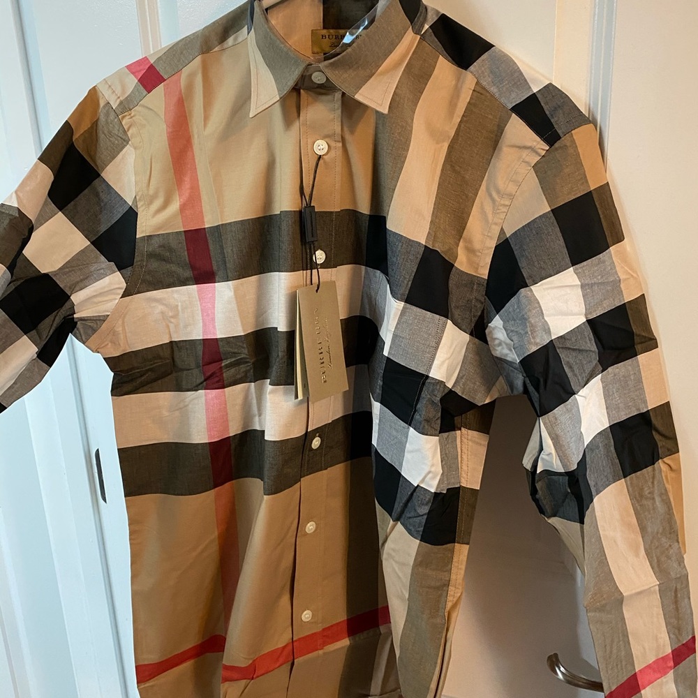 2 BRAND NEW WITH TAGS Burberry Men’s Shirts in med